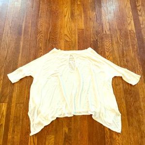 Keyhole back top